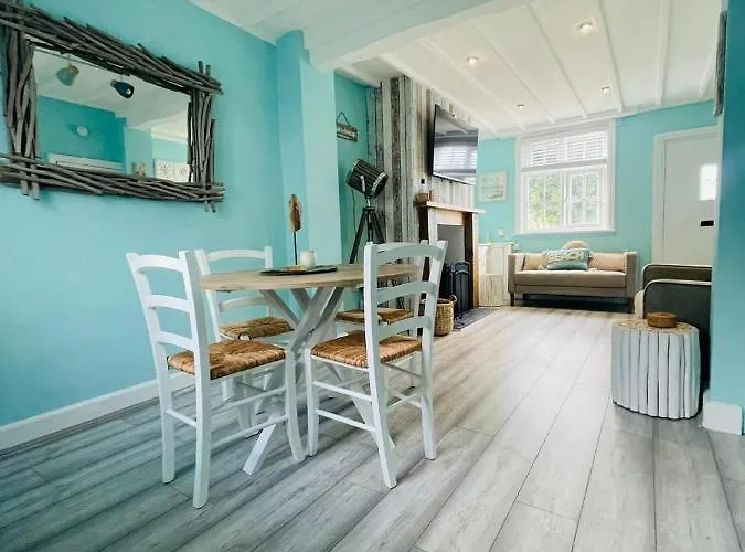The Rambler\'S Rest Cottage, Parkgate, Wirral